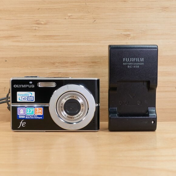 Olympus FE-3010 / 12MP Slim Digital Camera / Compact / Tested & Working - Picture 2 of 10